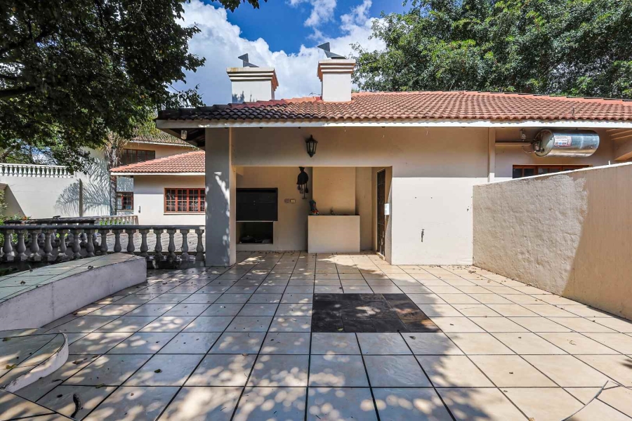 7 Bedroom Property for Sale in Zwavelpoort Gauteng
