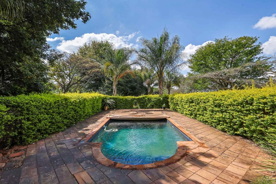 7 Bedroom Property for Sale in Zwavelpoort Gauteng