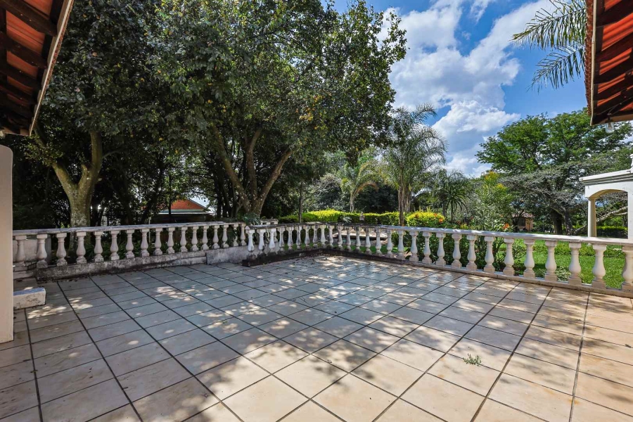 7 Bedroom Property for Sale in Zwavelpoort Gauteng