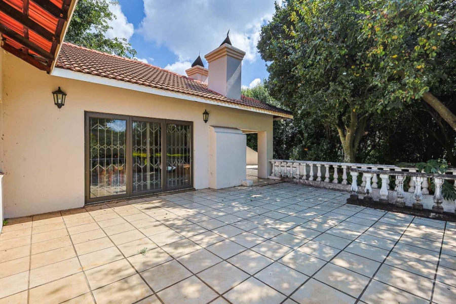 7 Bedroom Property for Sale in Zwavelpoort Gauteng