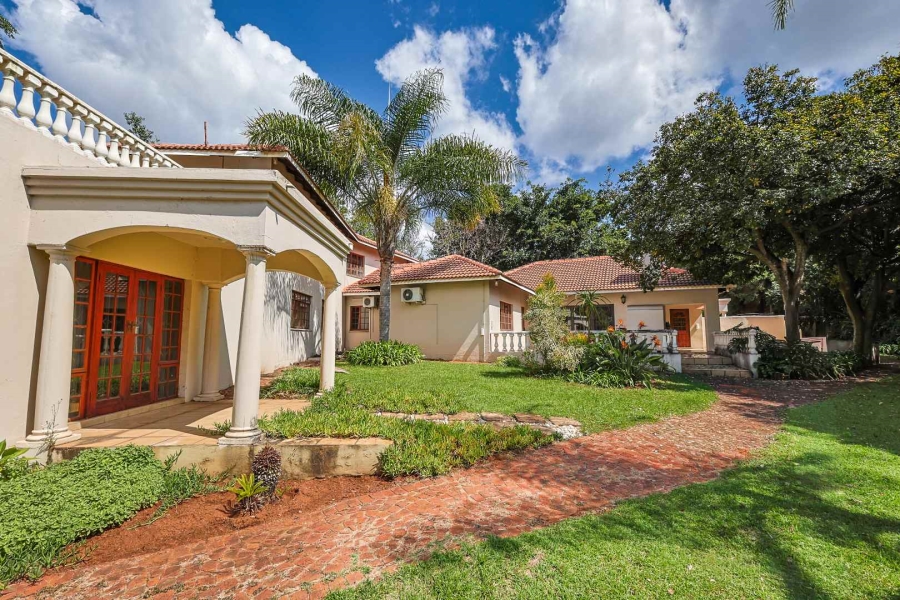 7 Bedroom Property for Sale in Zwavelpoort Gauteng