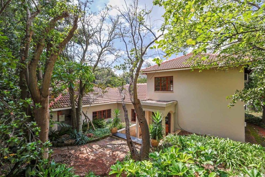 7 Bedroom Property for Sale in Zwavelpoort Gauteng