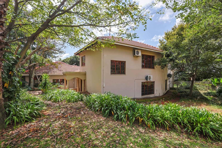 7 Bedroom Property for Sale in Zwavelpoort Gauteng