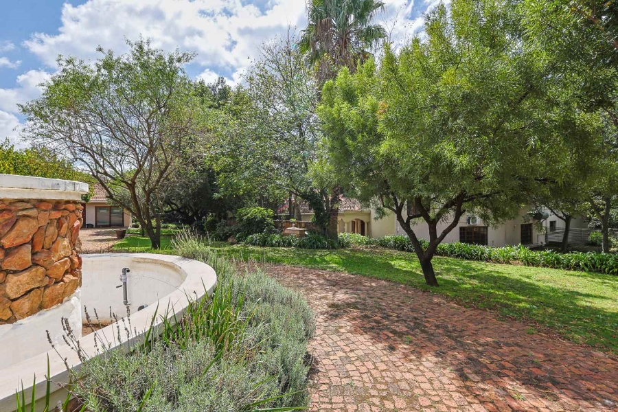 7 Bedroom Property for Sale in Zwavelpoort Gauteng