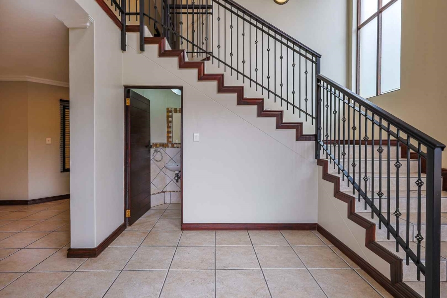 4 Bedroom Property for Sale in Sterrewag Gauteng