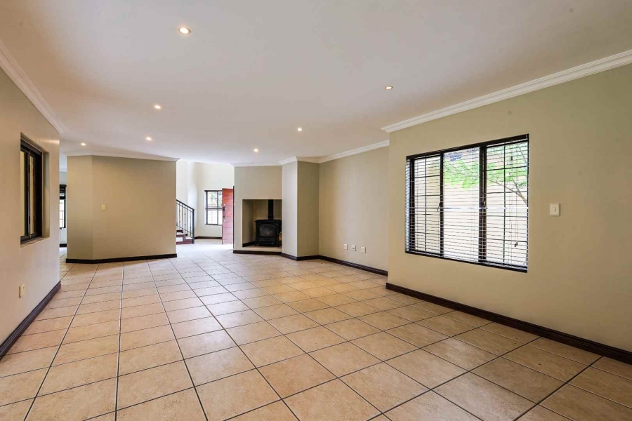 4 Bedroom Property for Sale in Sterrewag Gauteng