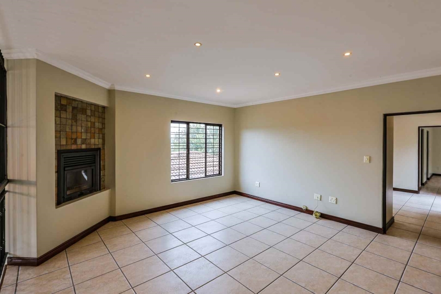 4 Bedroom Property for Sale in Sterrewag Gauteng