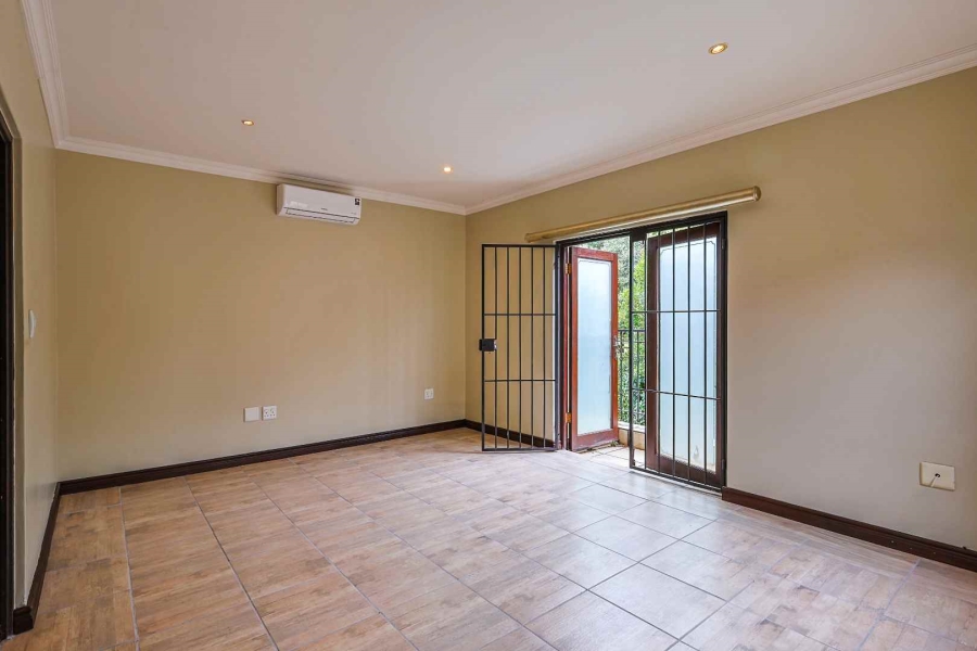 4 Bedroom Property for Sale in Sterrewag Gauteng