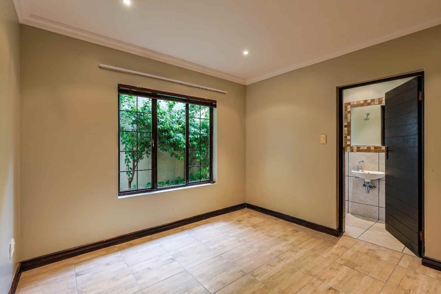 4 Bedroom Property for Sale in Sterrewag Gauteng