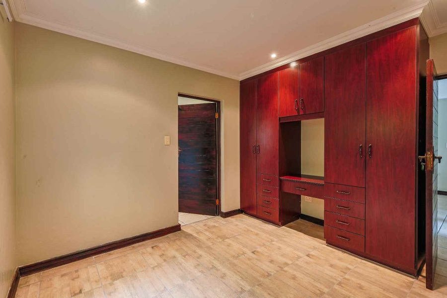 4 Bedroom Property for Sale in Sterrewag Gauteng