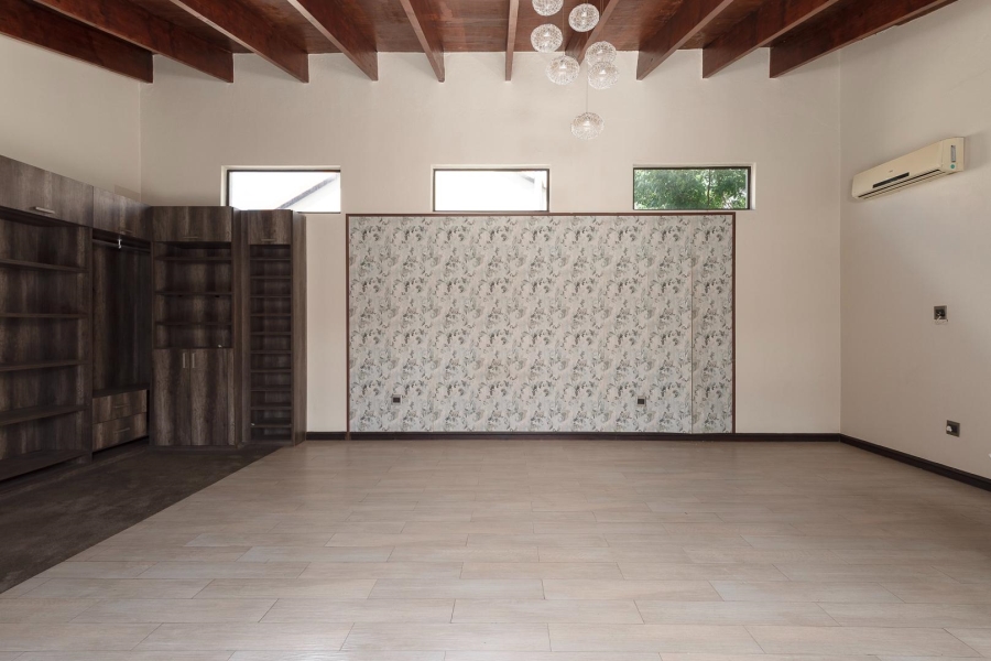 4 Bedroom Property for Sale in Stone River Estate Gauteng