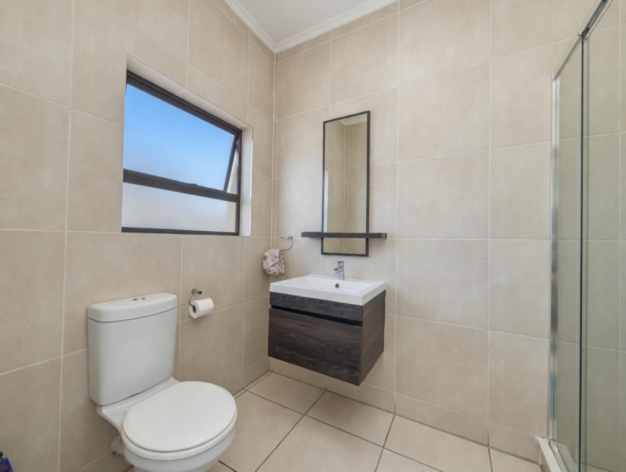 1 Bedroom Property for Sale in Greenstone Hill Gauteng