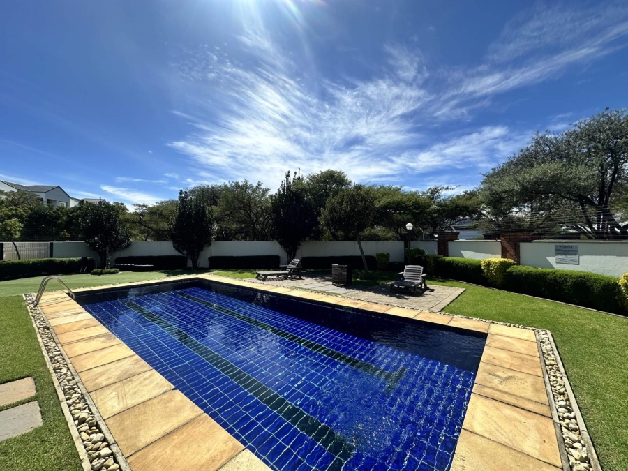 1 Bedroom Property for Sale in Greenstone Hill Gauteng