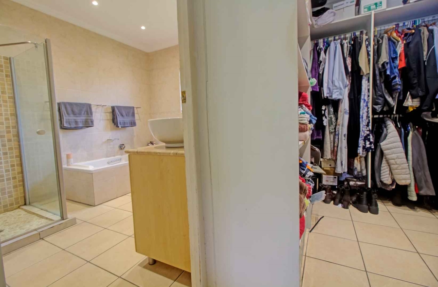 3 Bedroom Property for Sale in Wilgeheuwel Gauteng