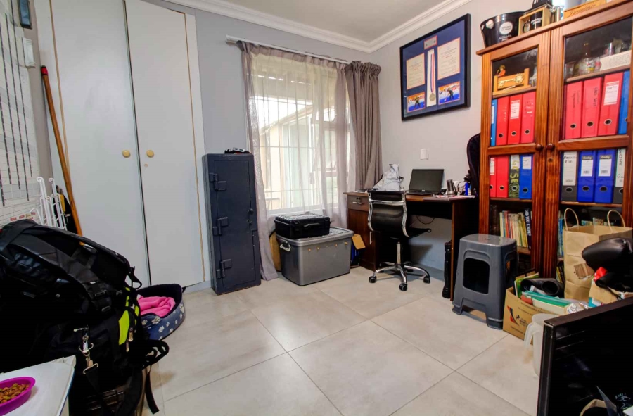 3 Bedroom Property for Sale in Wilgeheuwel Gauteng