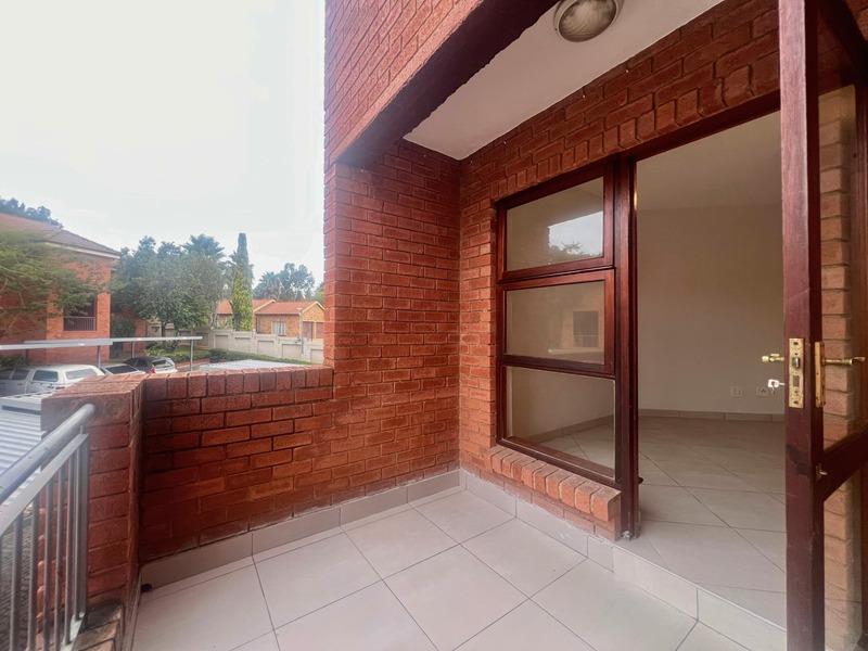 2 Bedroom Property for Sale in Wilgeheuwel Gauteng