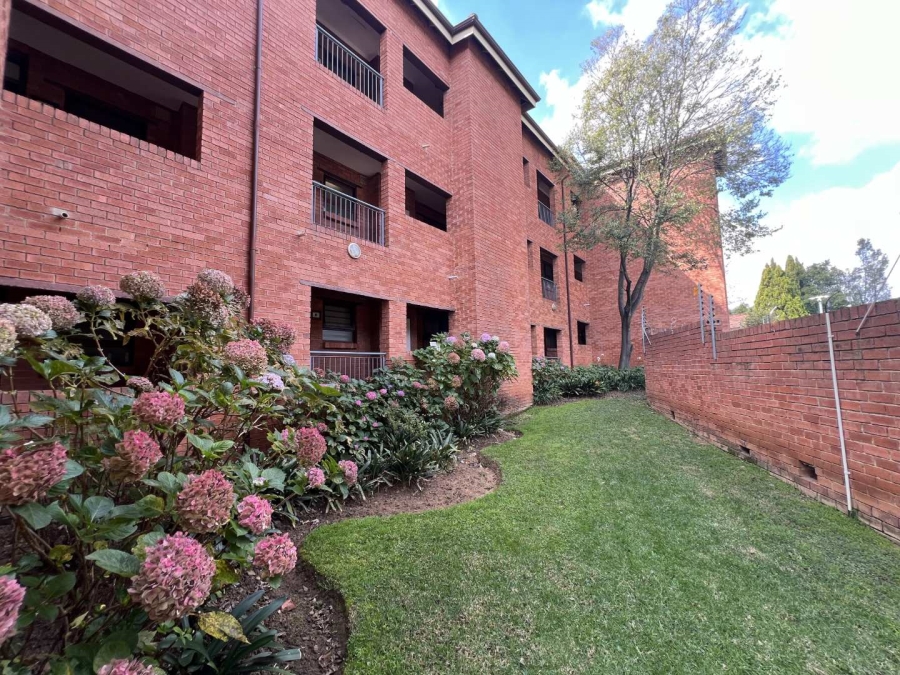 2 Bedroom Property for Sale in Wilgeheuwel Gauteng