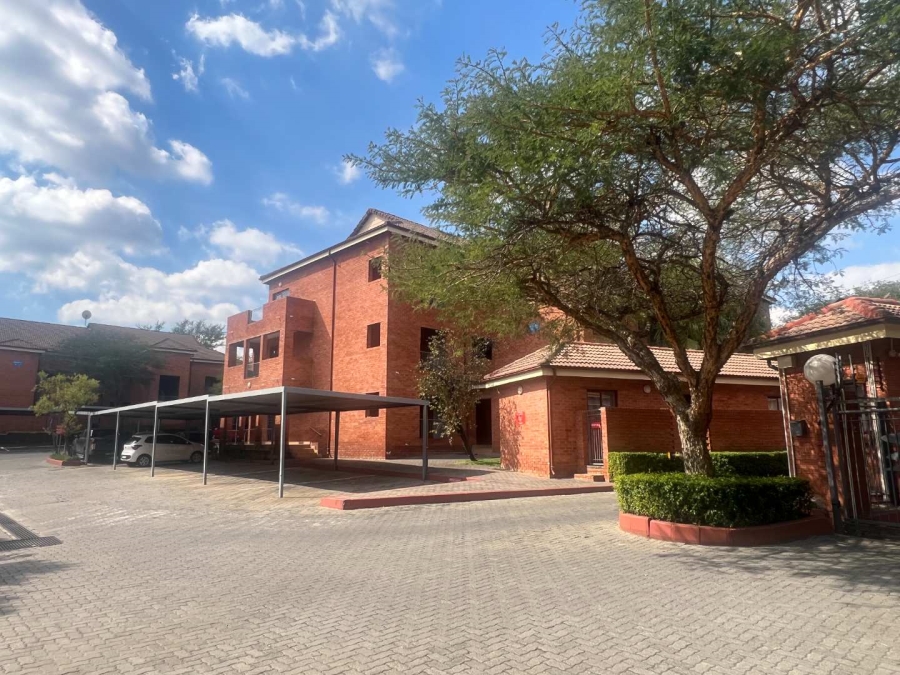 2 Bedroom Property for Sale in Wilgeheuwel Gauteng