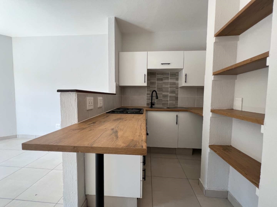 2 Bedroom Property for Sale in Wilgeheuwel Gauteng