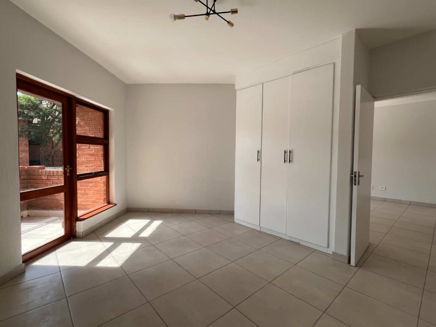2 Bedroom Property for Sale in Wilgeheuwel Gauteng