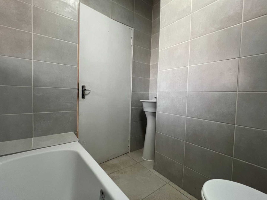 2 Bedroom Property for Sale in Wilgeheuwel Gauteng