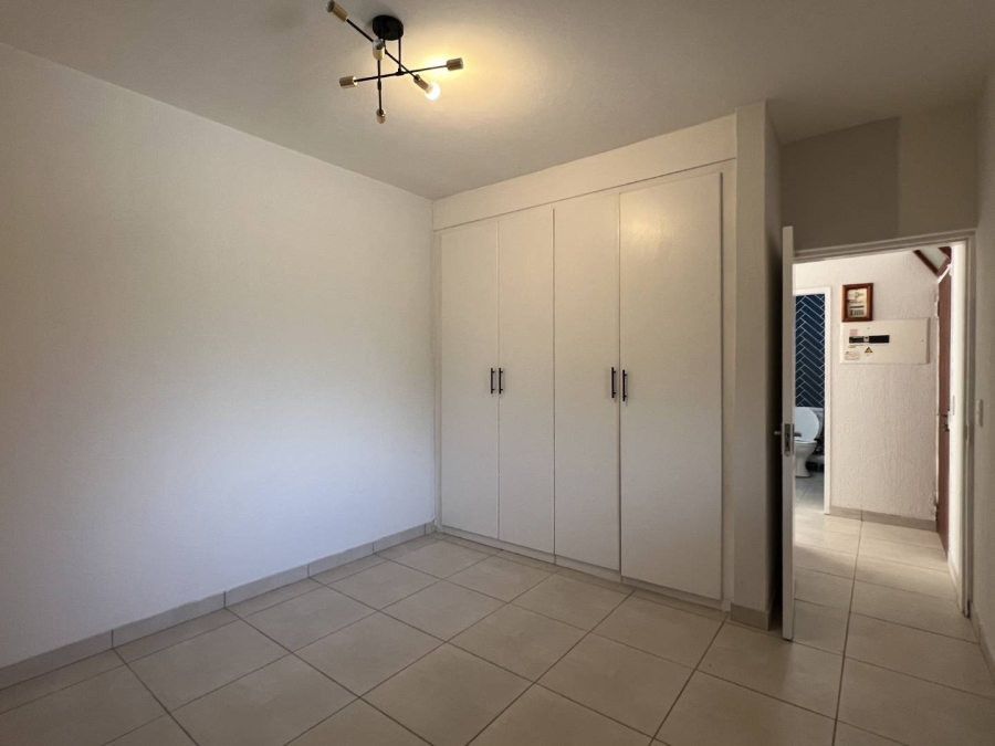 2 Bedroom Property for Sale in Wilgeheuwel Gauteng