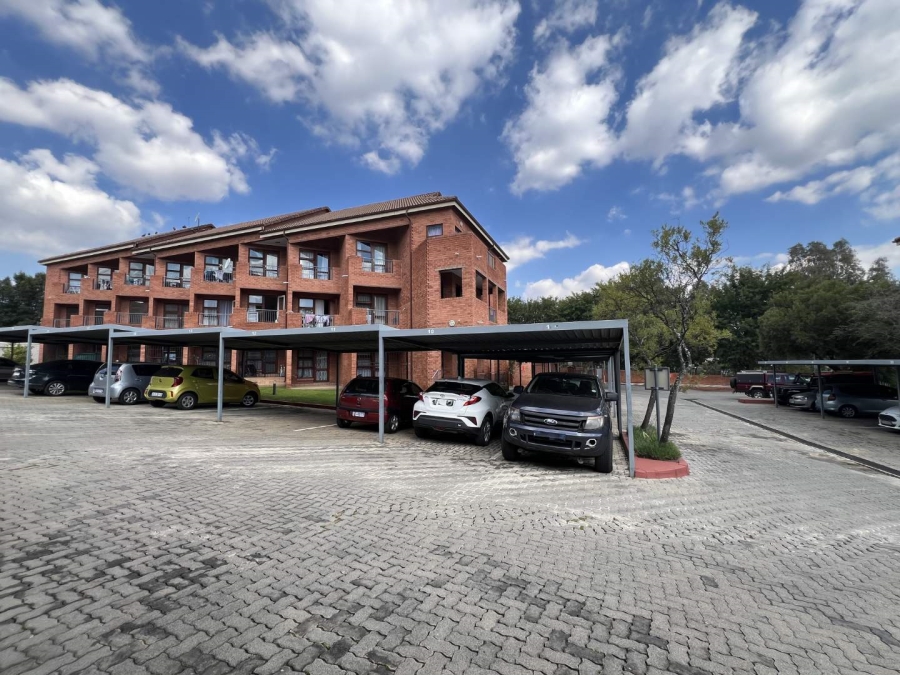 2 Bedroom Property for Sale in Wilgeheuwel Gauteng