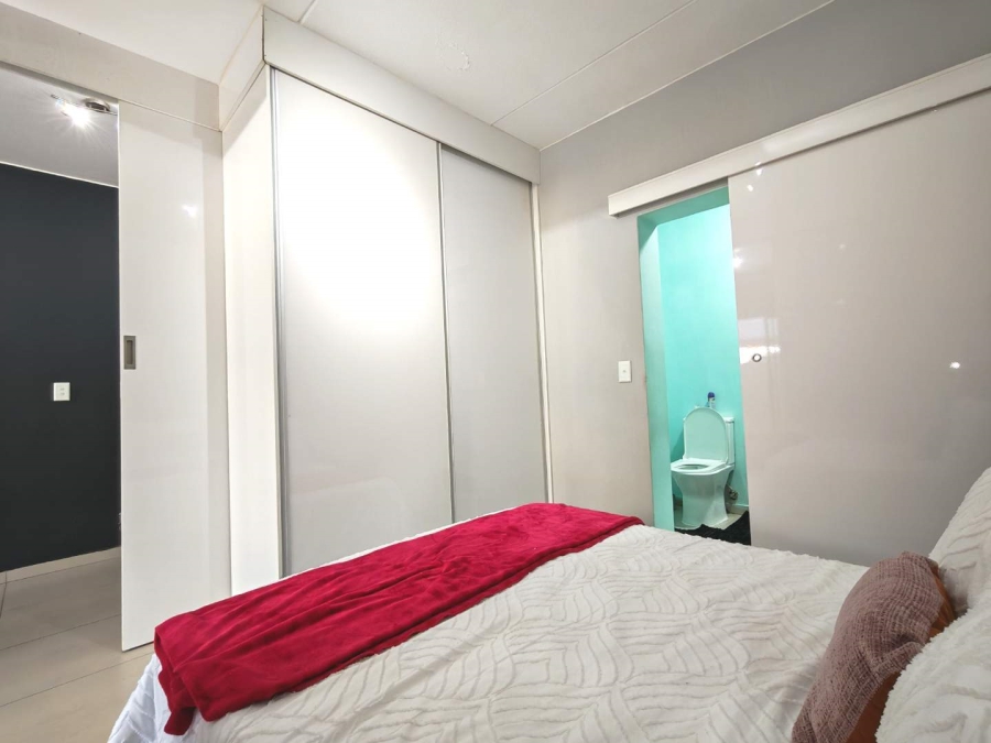 1 Bedroom Property for Sale in North Riding Gauteng