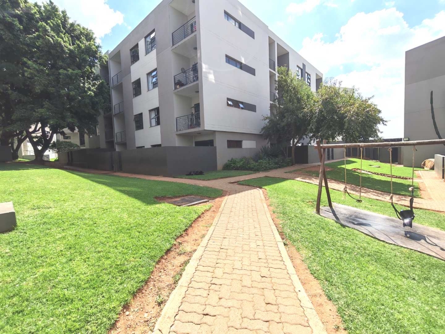 1 Bedroom Property for Sale in North Riding Gauteng