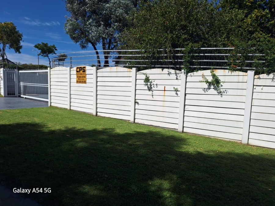 1 Bedroom Property for Sale in Brackendowns Gauteng