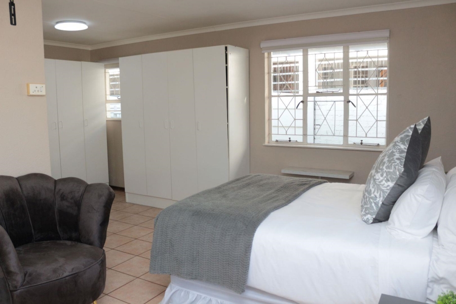1 Bedroom Property for Sale in Brackendowns Gauteng