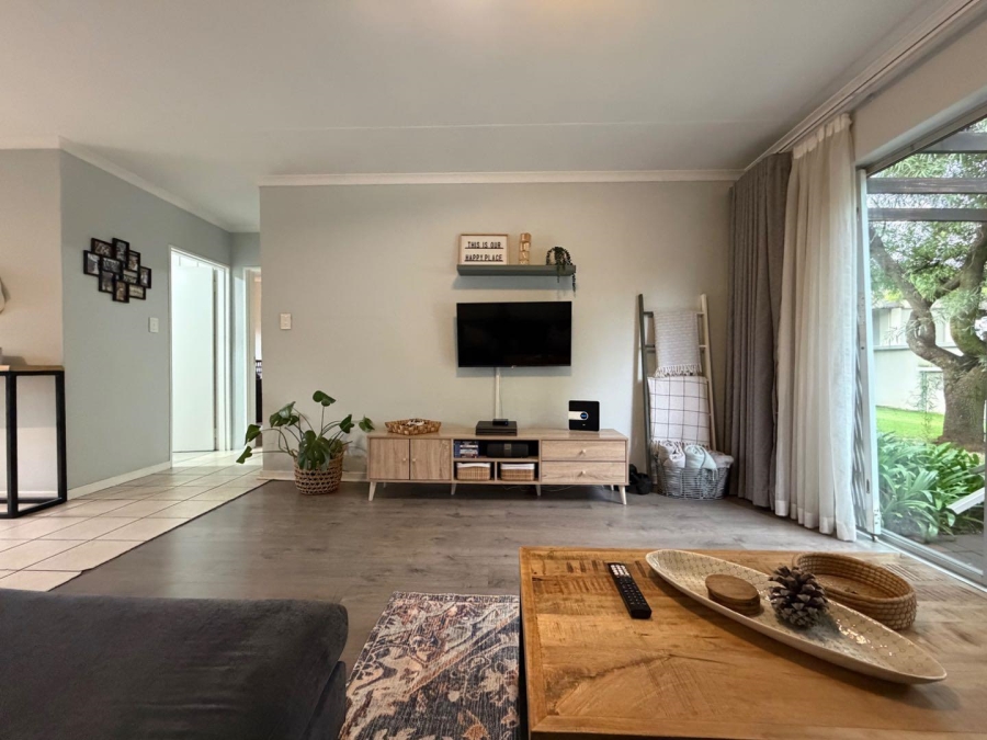 2 Bedroom Property for Sale in Greenstone Hill Gauteng