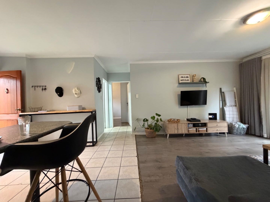 2 Bedroom Property for Sale in Greenstone Hill Gauteng