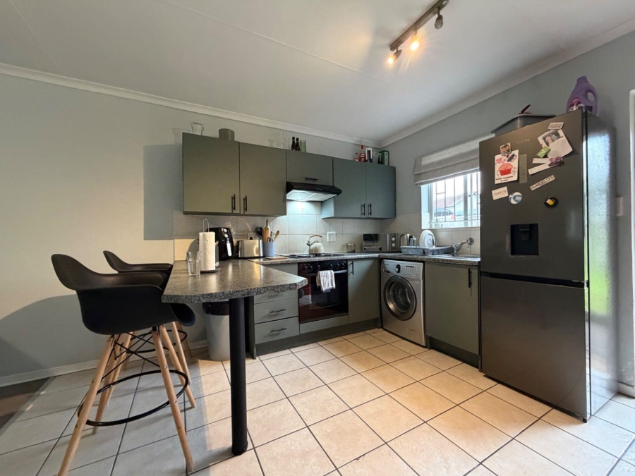 2 Bedroom Property for Sale in Greenstone Hill Gauteng