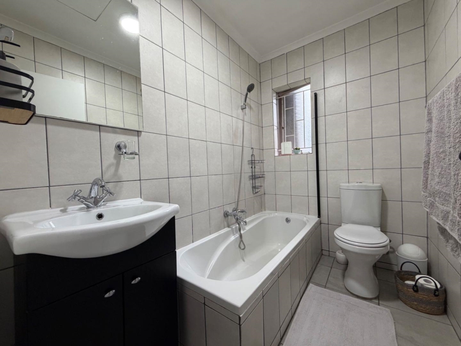 2 Bedroom Property for Sale in Greenstone Hill Gauteng
