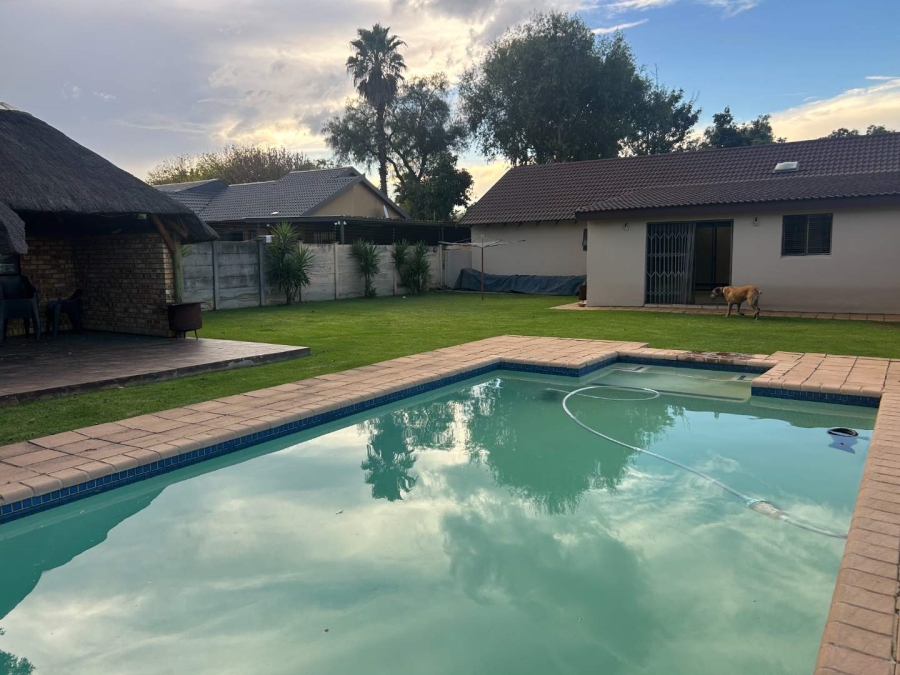 3 Bedroom Property for Sale in Bardene Gauteng