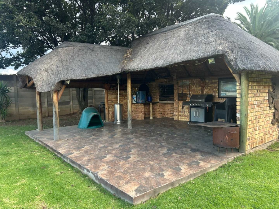 3 Bedroom Property for Sale in Bardene Gauteng