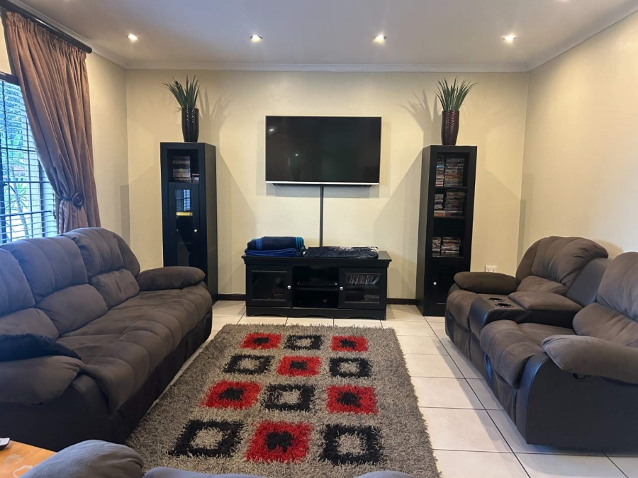 3 Bedroom Property for Sale in Bardene Gauteng