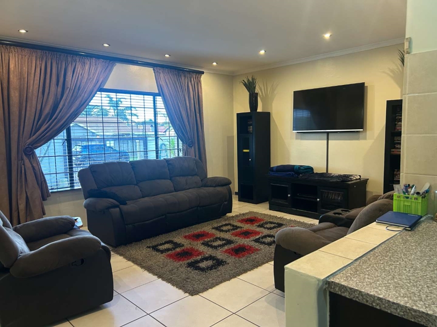 3 Bedroom Property for Sale in Bardene Gauteng