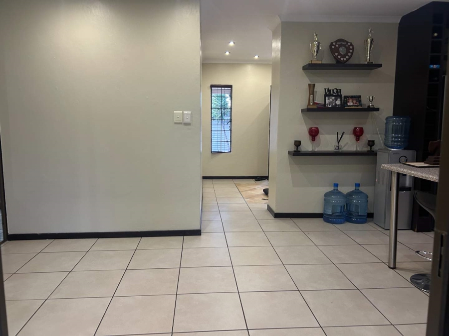 3 Bedroom Property for Sale in Bardene Gauteng