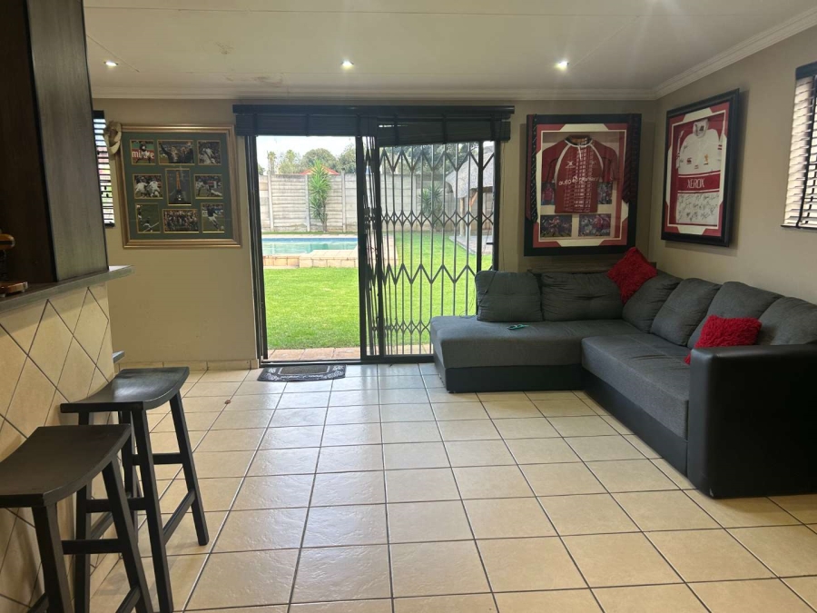 3 Bedroom Property for Sale in Bardene Gauteng