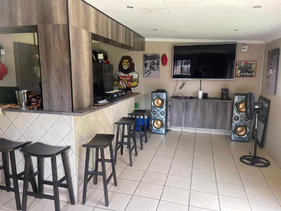 3 Bedroom Property for Sale in Bardene Gauteng