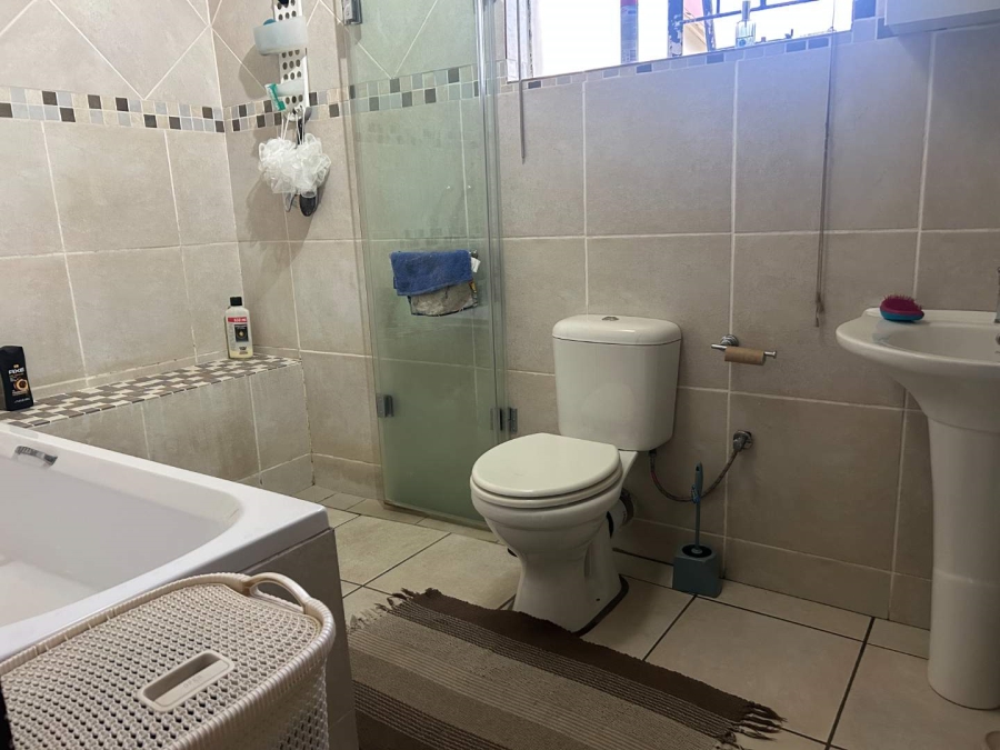 3 Bedroom Property for Sale in Bardene Gauteng