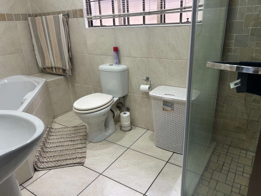 3 Bedroom Property for Sale in Bardene Gauteng