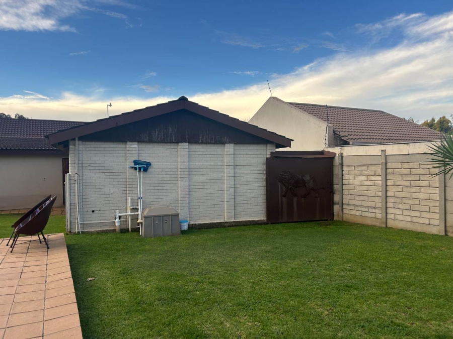 3 Bedroom Property for Sale in Bardene Gauteng