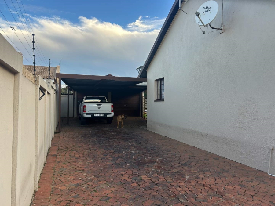 3 Bedroom Property for Sale in Bardene Gauteng