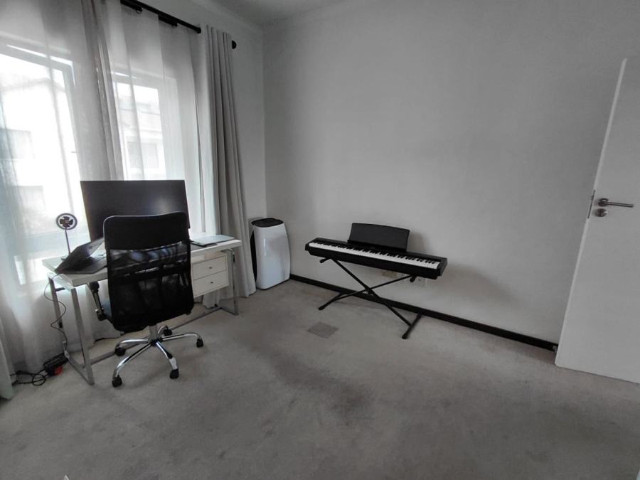 To Let 2 Bedroom Property for Rent in Kengies Gauteng