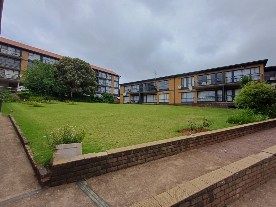 To Let 2 Bedroom Property for Rent in Kloofendal Gauteng