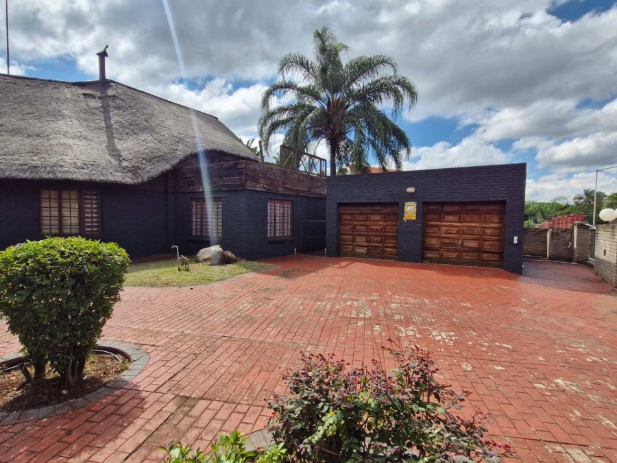 3 Bedroom Property for Sale in Karenpark Gauteng