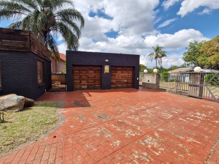 3 Bedroom Property for Sale in Karenpark Gauteng